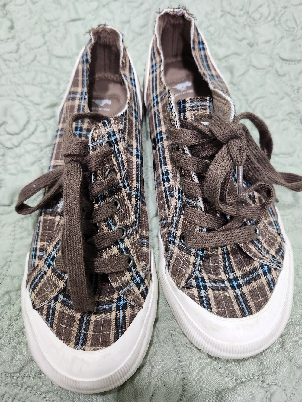 Rocket Dog Brown Plaid Canvas Sneakers with Blue Accents